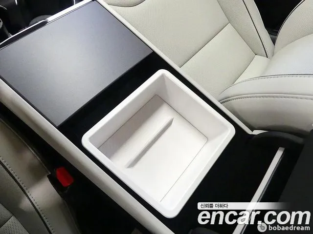 Tesla Model Y — фото 16