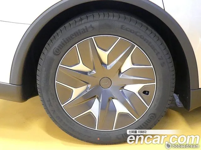 Tesla Model Y — фото 9