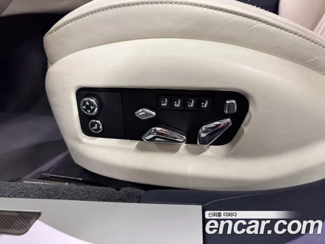 Bentley Flying Spur — фото 12