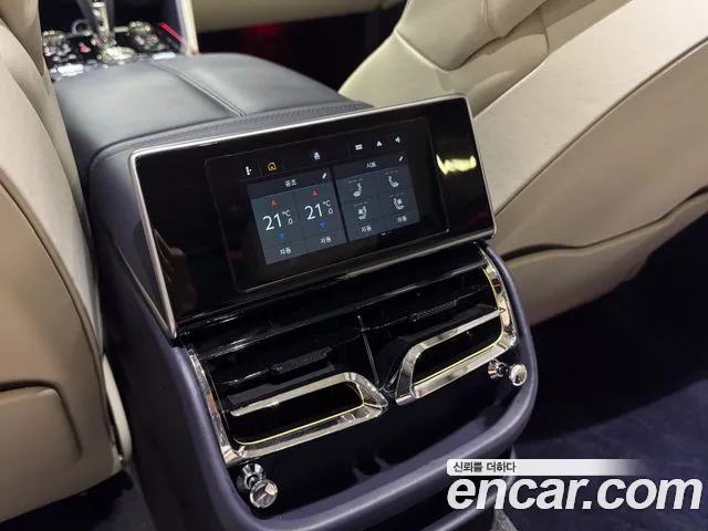Bentley Flying Spur — фото 17