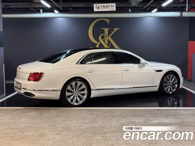 Bentley Flying Spur — фото 2