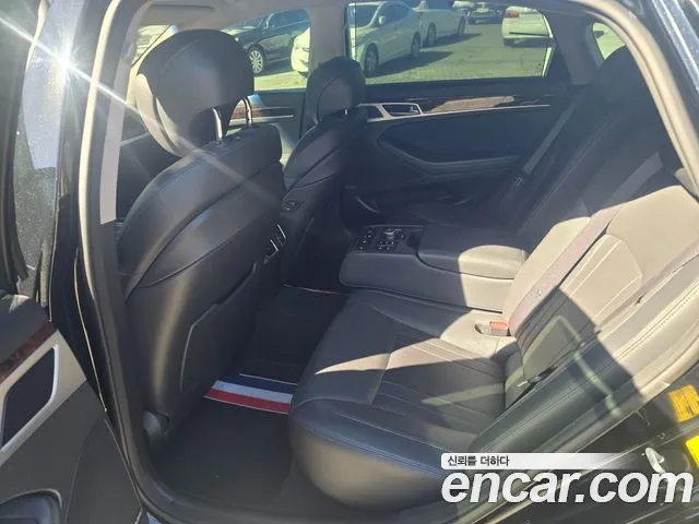 Hyundai Genesis — фото 10
