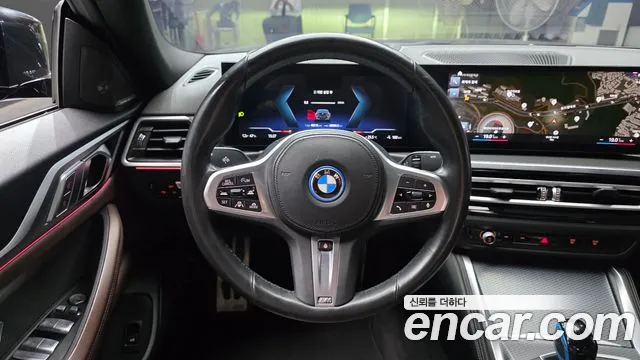 BMW i4 — фото 13