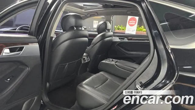 Hyundai Genesis — фото 11