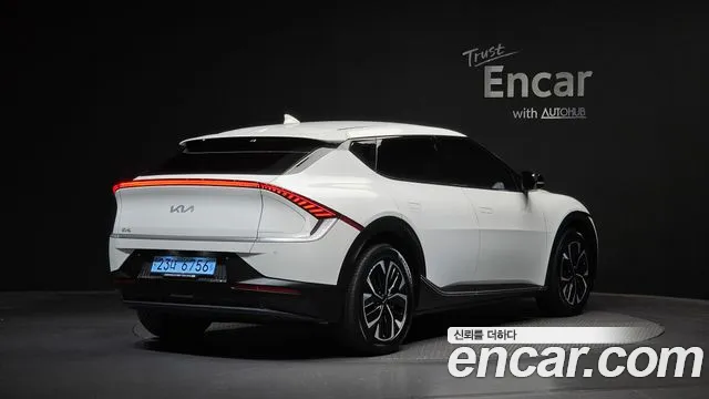 Kia EV6 — фото 1