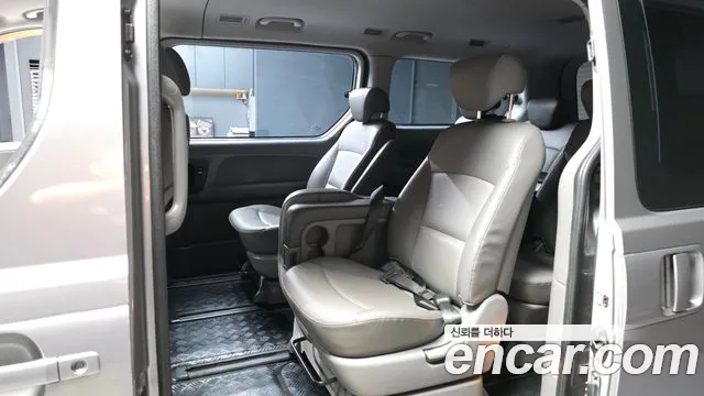 Hyundai Starex — фото 12