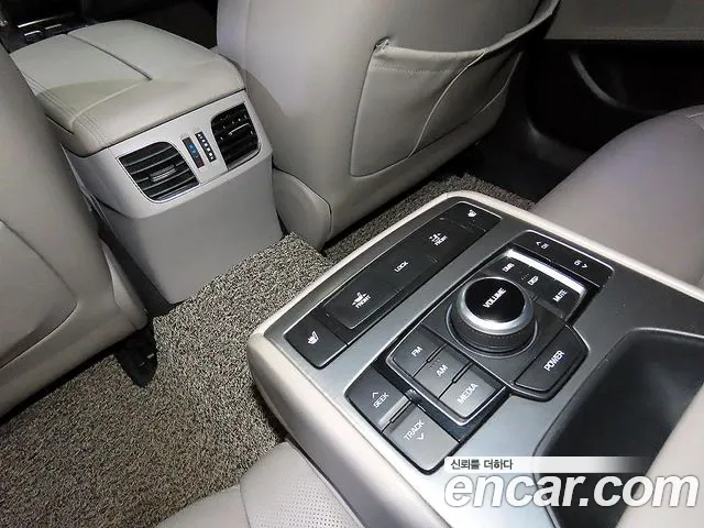 Hyundai Genesis — фото 18