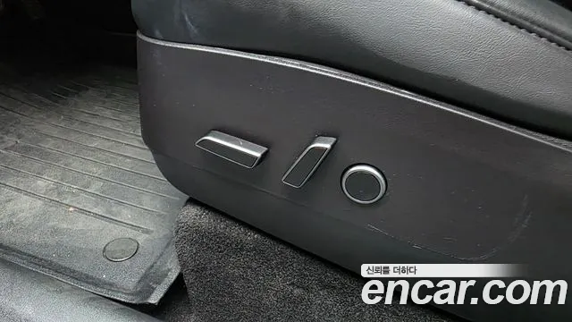 Tesla Model Y — фото 28