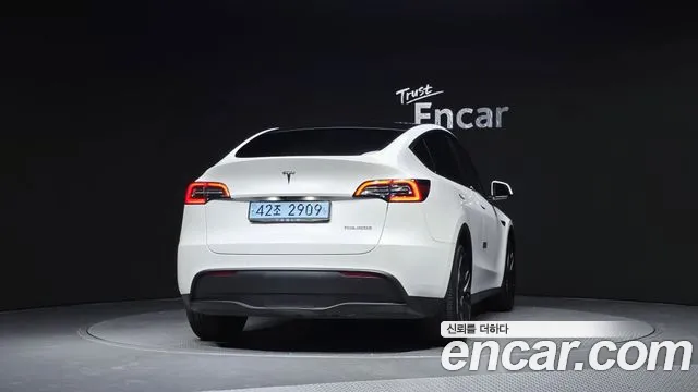 Tesla Model Y — фото 4
