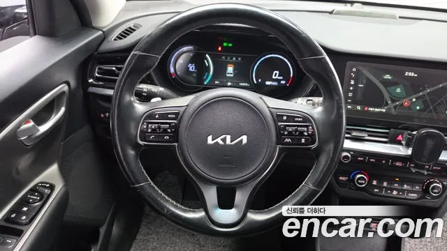 Kia Niro — фото 12