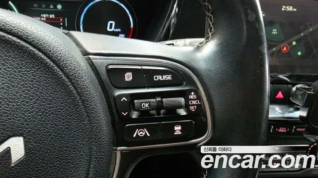 Kia Niro — фото 16