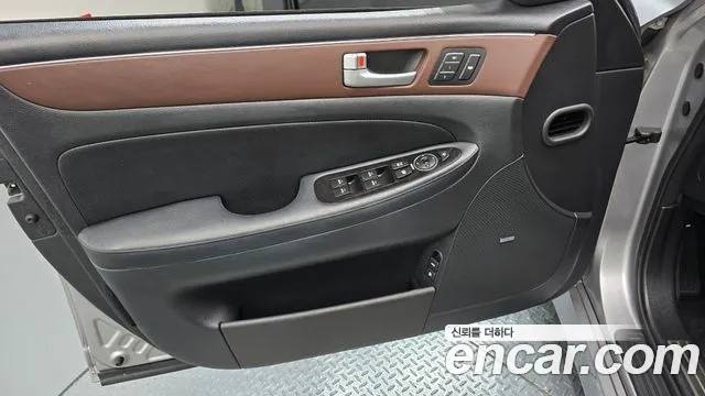 Hyundai Genesis — фото 24