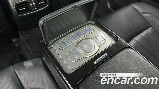 Hyundai Genesis — фото 30