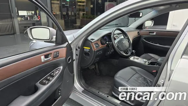 Hyundai Genesis — фото 10