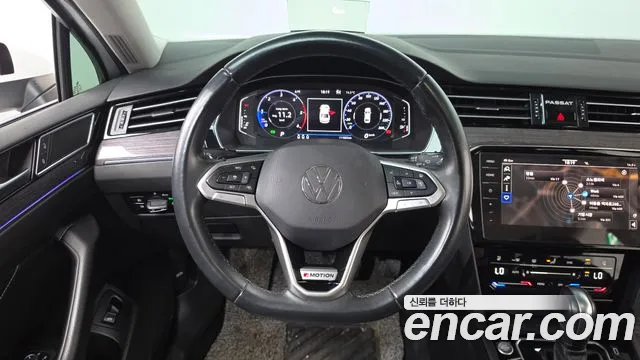 Volkswagen Passat — фото 12