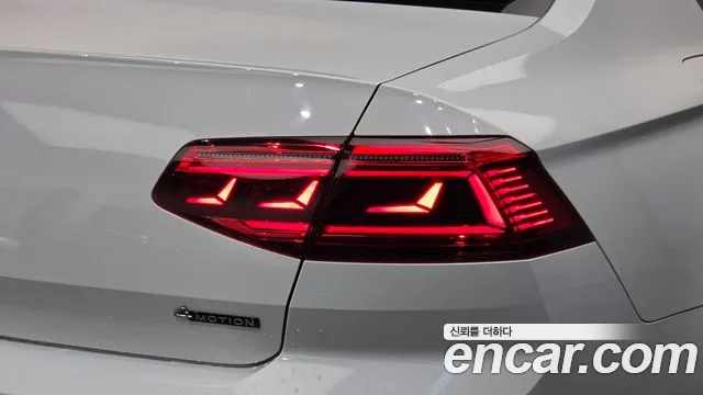 Volkswagen Passat — фото 23