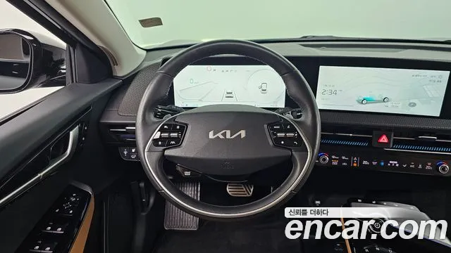 Kia EV6 — фото 13