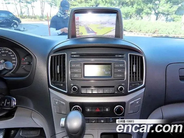 Hyundai Starex — фото 14