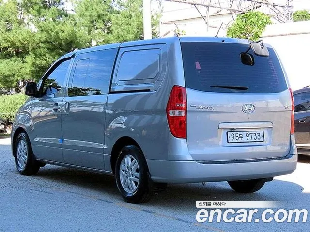 Hyundai Starex — фото 3