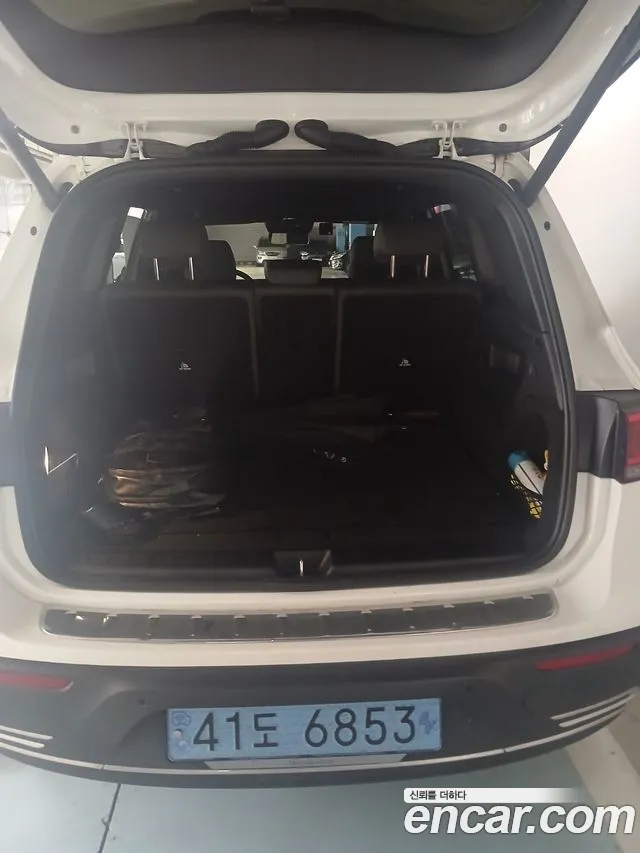 Mercedes-Benz EQB — фото 11