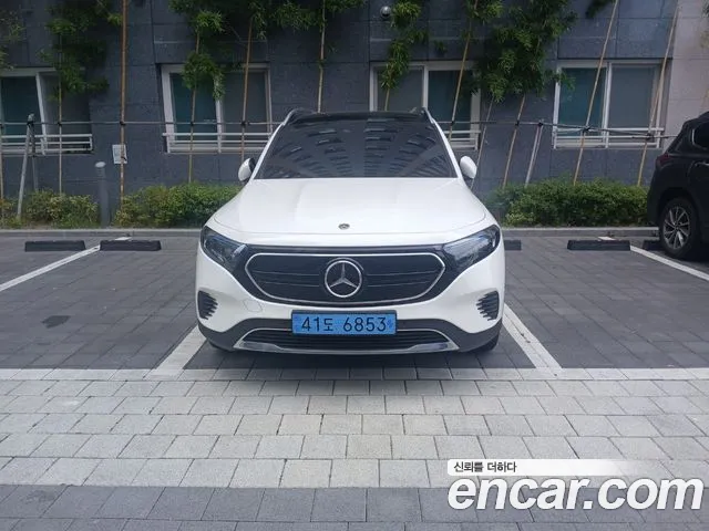 Mercedes-Benz EQB — фото 13