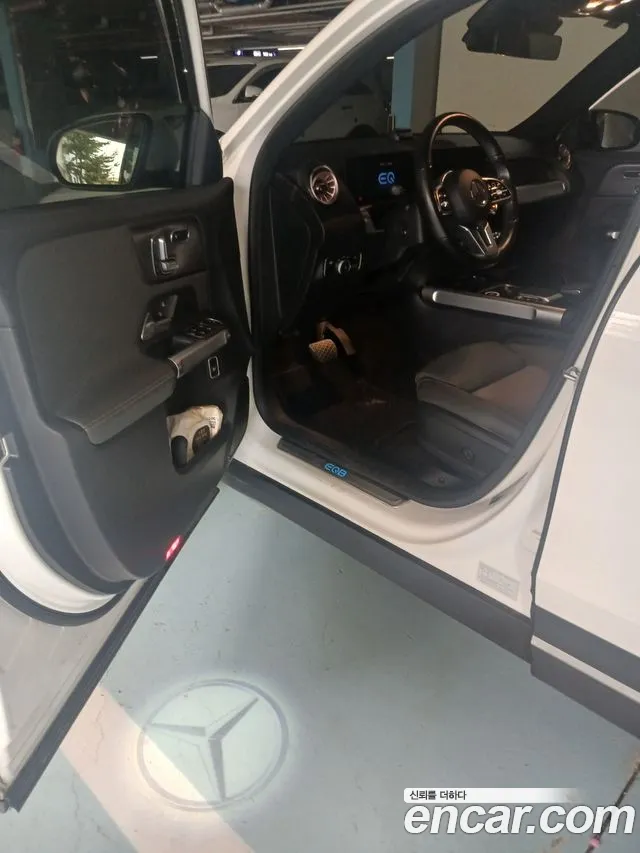 Mercedes-Benz EQB — фото 14