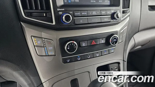 Hyundai Starex — фото 16