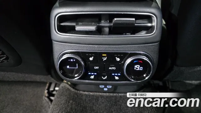 Genesis GV70 — фото 18