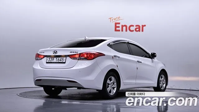 Hyundai Avante — фото 2
