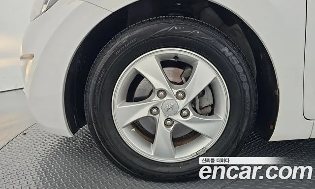 Hyundai Avante — фото 5