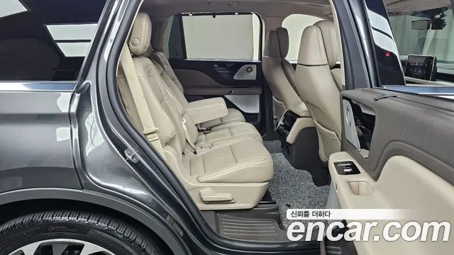 Lincoln Aviator — фото 11