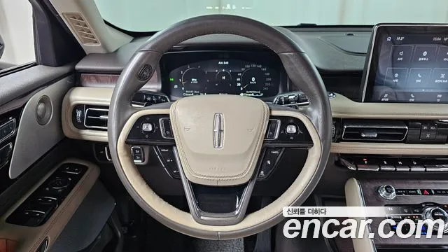 Lincoln Aviator — фото 14