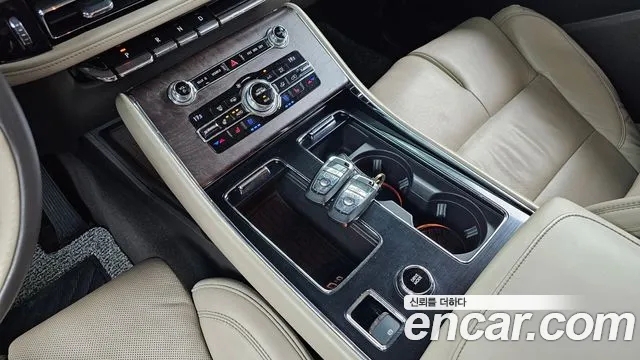 Lincoln Aviator — фото 9