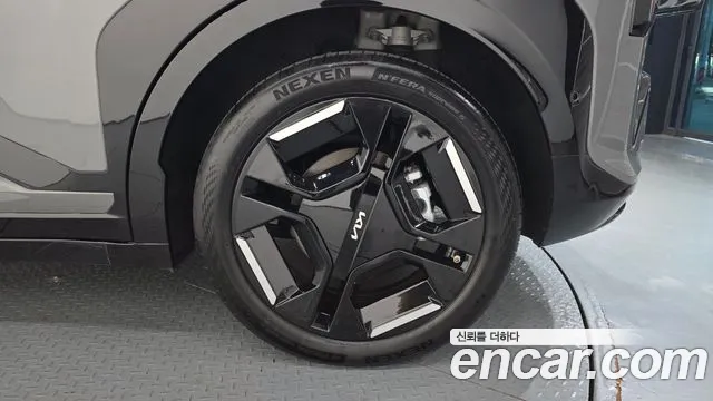 Kia EV3 — фото 21