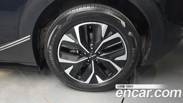 Kia EV6 — фото 21