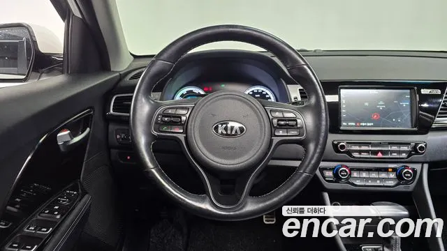 Kia Niro — фото 14
