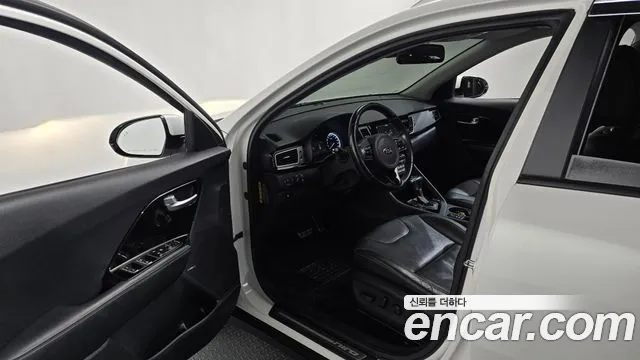 Kia Niro — фото 10