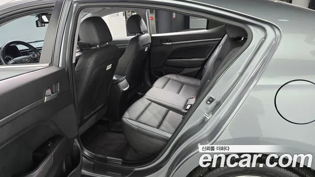 Hyundai Avante — фото 11