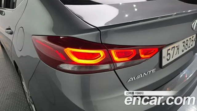 Hyundai Avante — фото 23