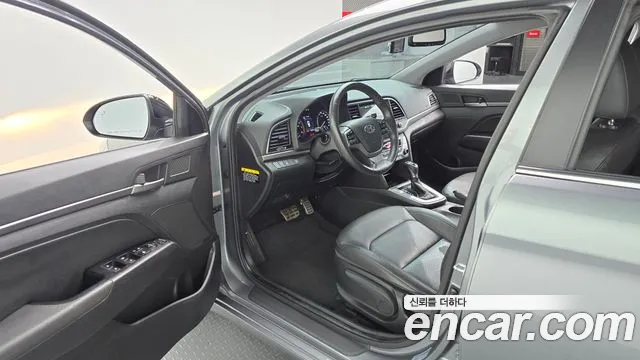 Hyundai Avante — фото 10