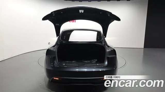 Tesla Model 3 — фото 20