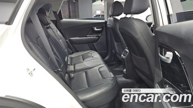 Kia Niro — фото 11
