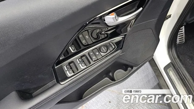 Kia Niro — фото 13