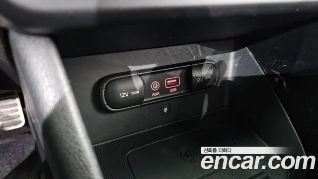 Kia Niro — фото 20