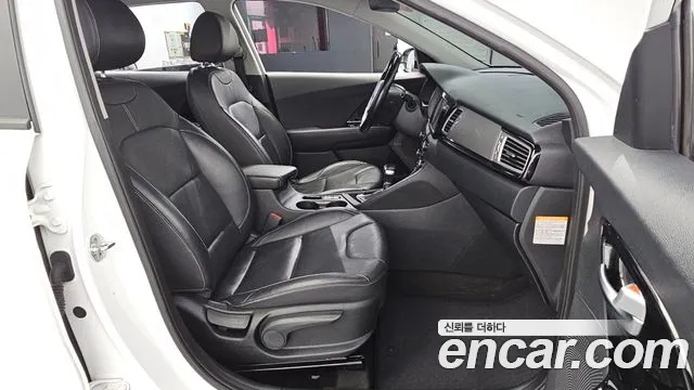 Kia Niro — фото 26