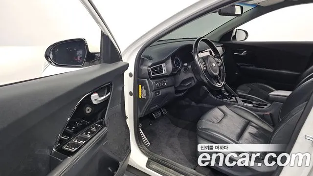 Kia Niro — фото 10
