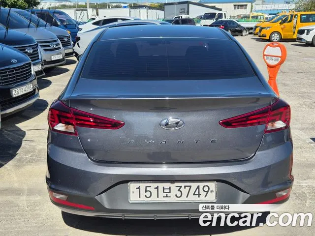 Hyundai Avante — фото 4