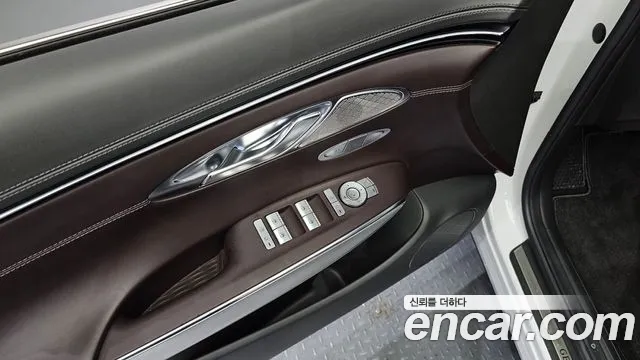 Genesis GV70 — фото 13