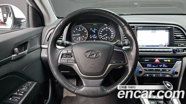 Hyundai Avante — фото 13
