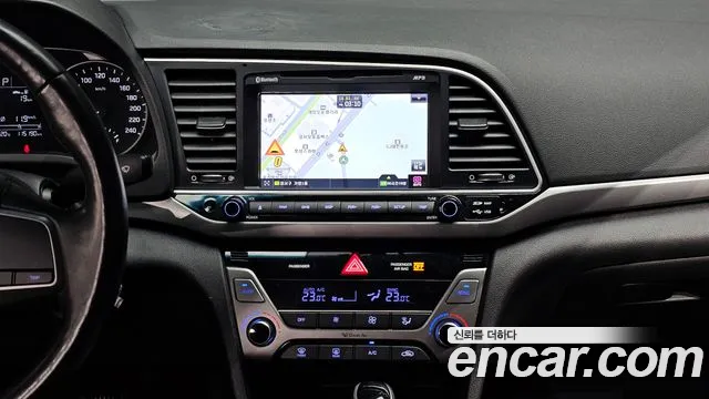 Hyundai Avante — фото 19